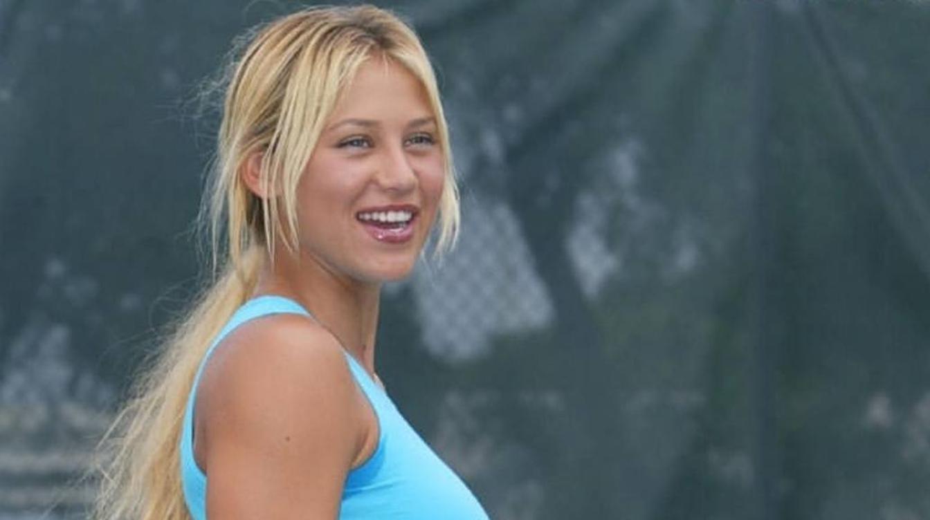 Анна Курникова в 2025 году Анна Курникова в 2025 году