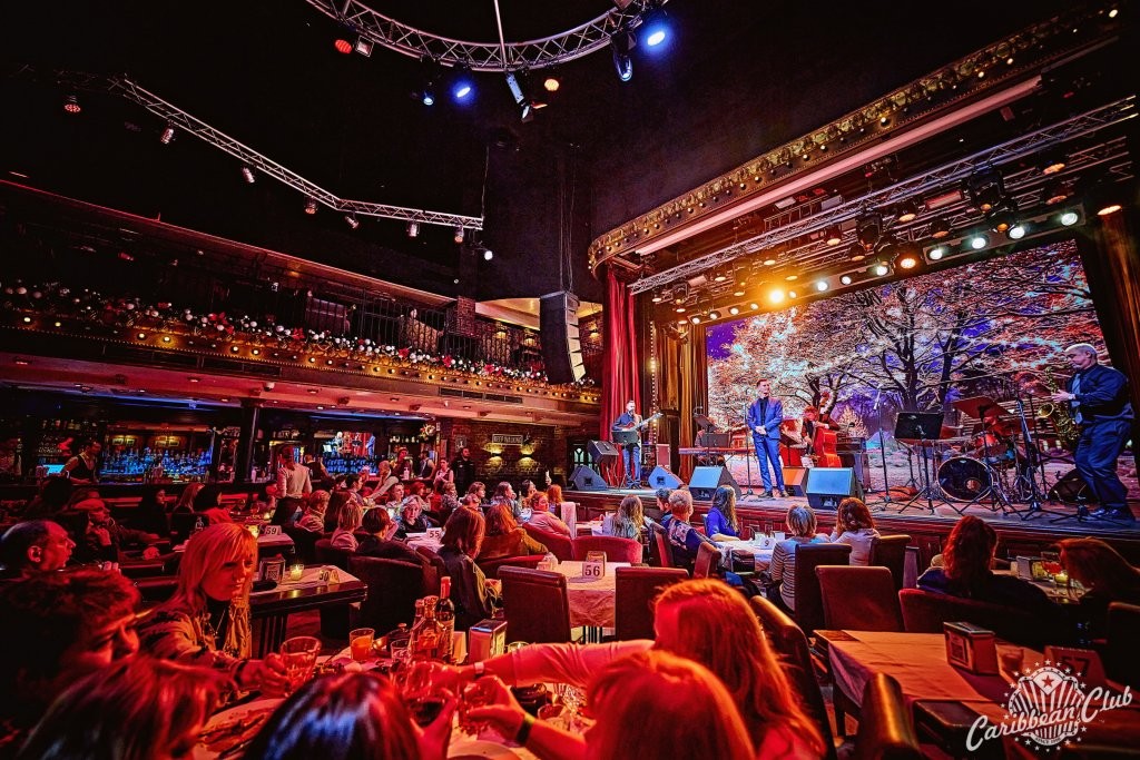 Від джазу й вар’єте до квартирників і благодійних стендапів: куди піти в Києві цього місяця