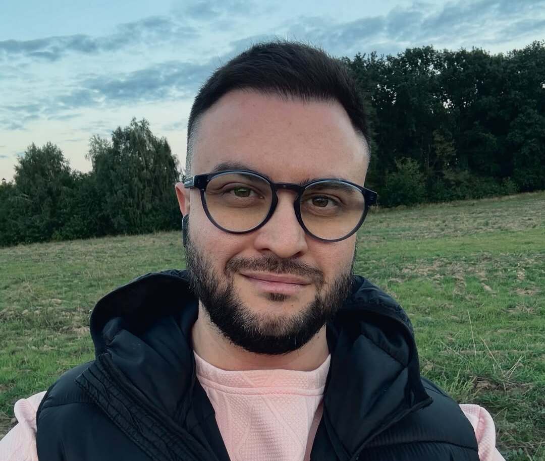 Богдан Беспалов розповів, скільки правди в його плітках про зірок