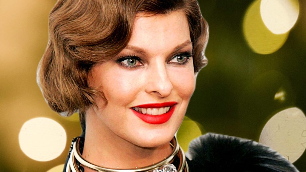 Линда Евангелиста в 2025 году