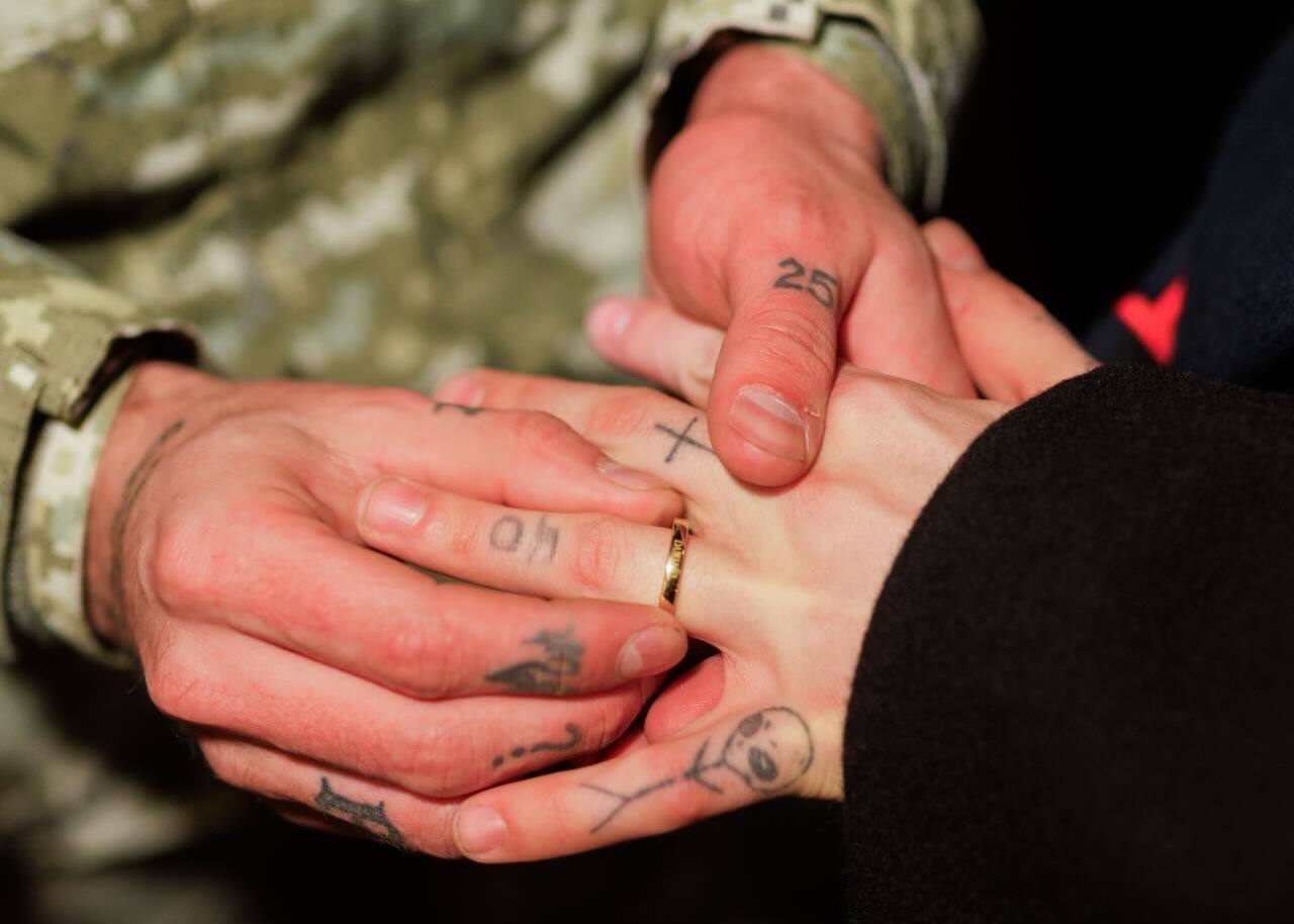 MELOVIN здивував вартістю обручки від військового