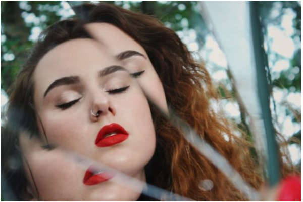 5 речей, які не можна тримати вдома, на думку екстрасенсів (і пояснення, чому)