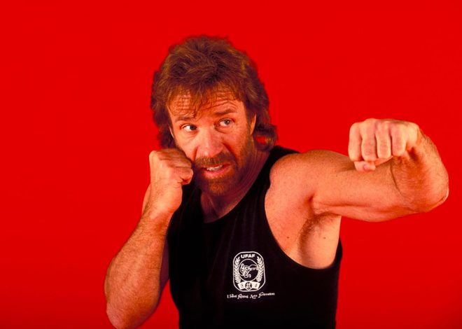 Чак Норрис — как выглядит сегодня, личная жизнь, карьера, фильмы, позиция по мировым событиям и почему о нем снова заговорили