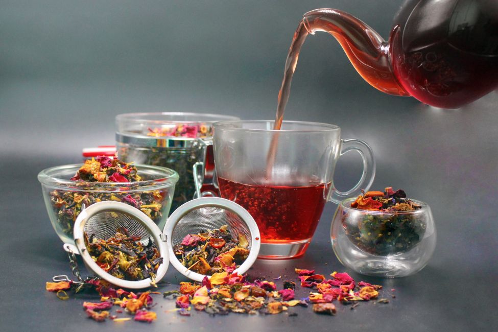 12 детокс-чаїв, що допоможуть на ранок після корпоративу
