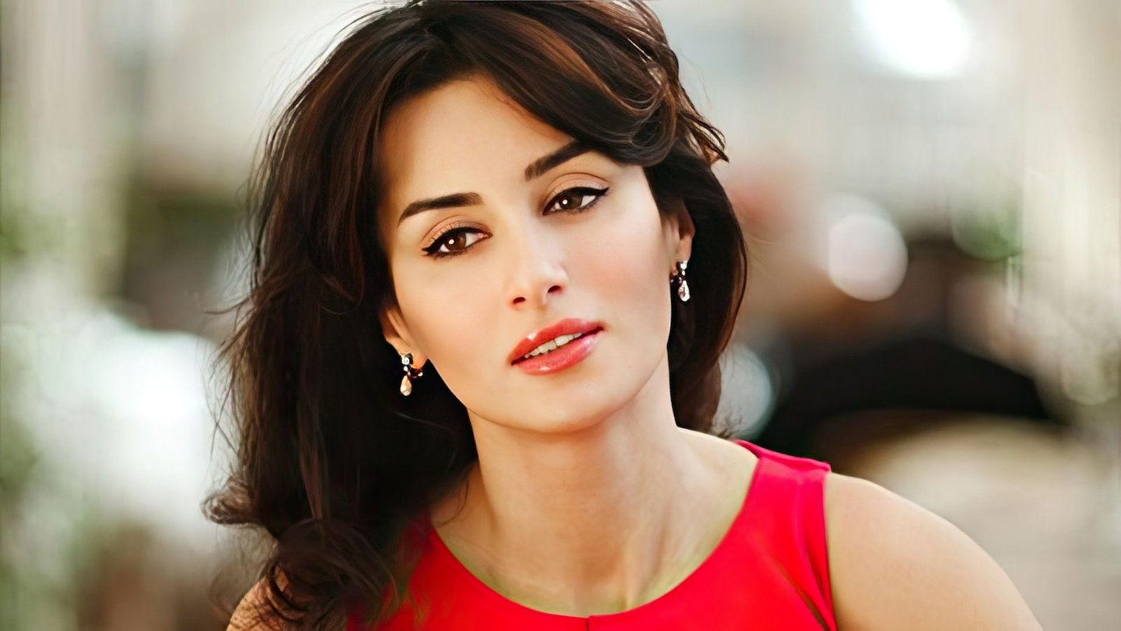 Тина Канделаки — как выглядит сегодня, личная жизнь, карьера, критика, деятельность сейчас и позиция относительно войны в Украине