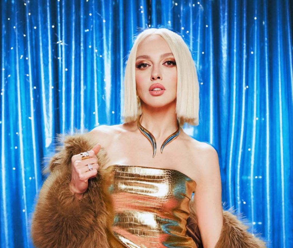 Оля Полякова співачка