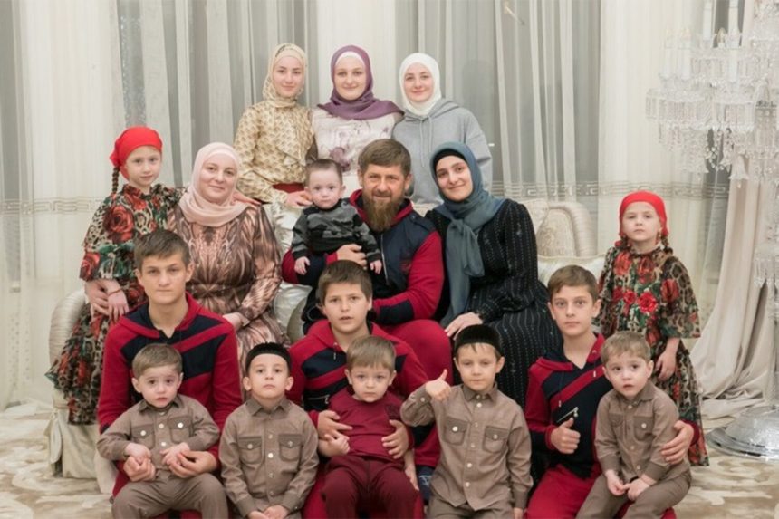 Скільки Дітей У Степана Гіги: Детальна Інформація про Родину Співака