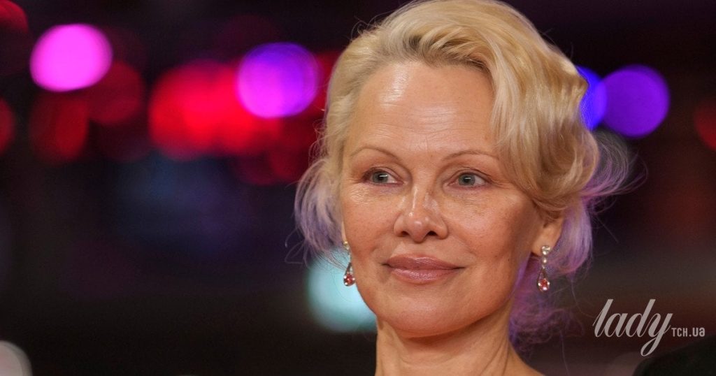 Памела Андерсон розповіла про свою обовʼязкову щоденну звичку, яка тримає її у формі