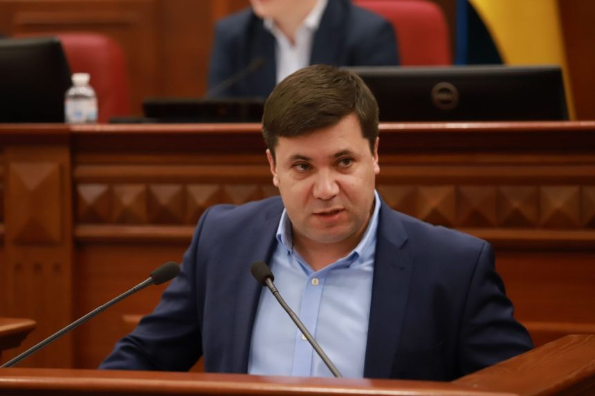 Андрій Вітренко Батьки: биография, семья и путь в карьере