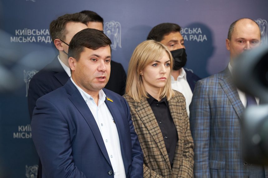 Андрій Вітренко Батьки: биография, семья и путь в карьере