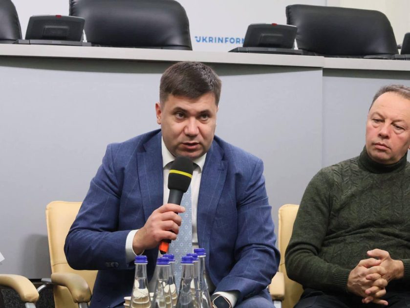 Андрій Вітренко Батьки: биография, семья и путь в карьере